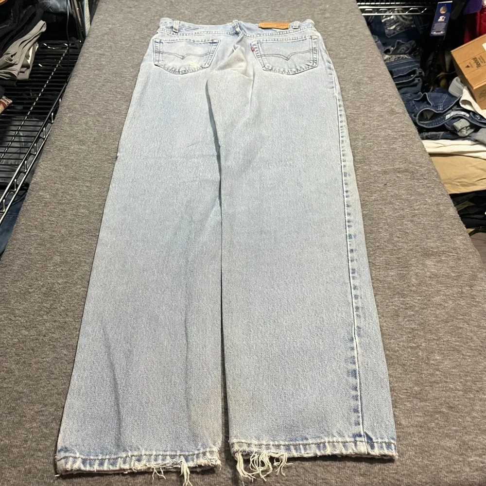 Vintage Levis 550 Relaxed Fit Light Wash Denim Jeans Mens 33x36 Distressed 90s